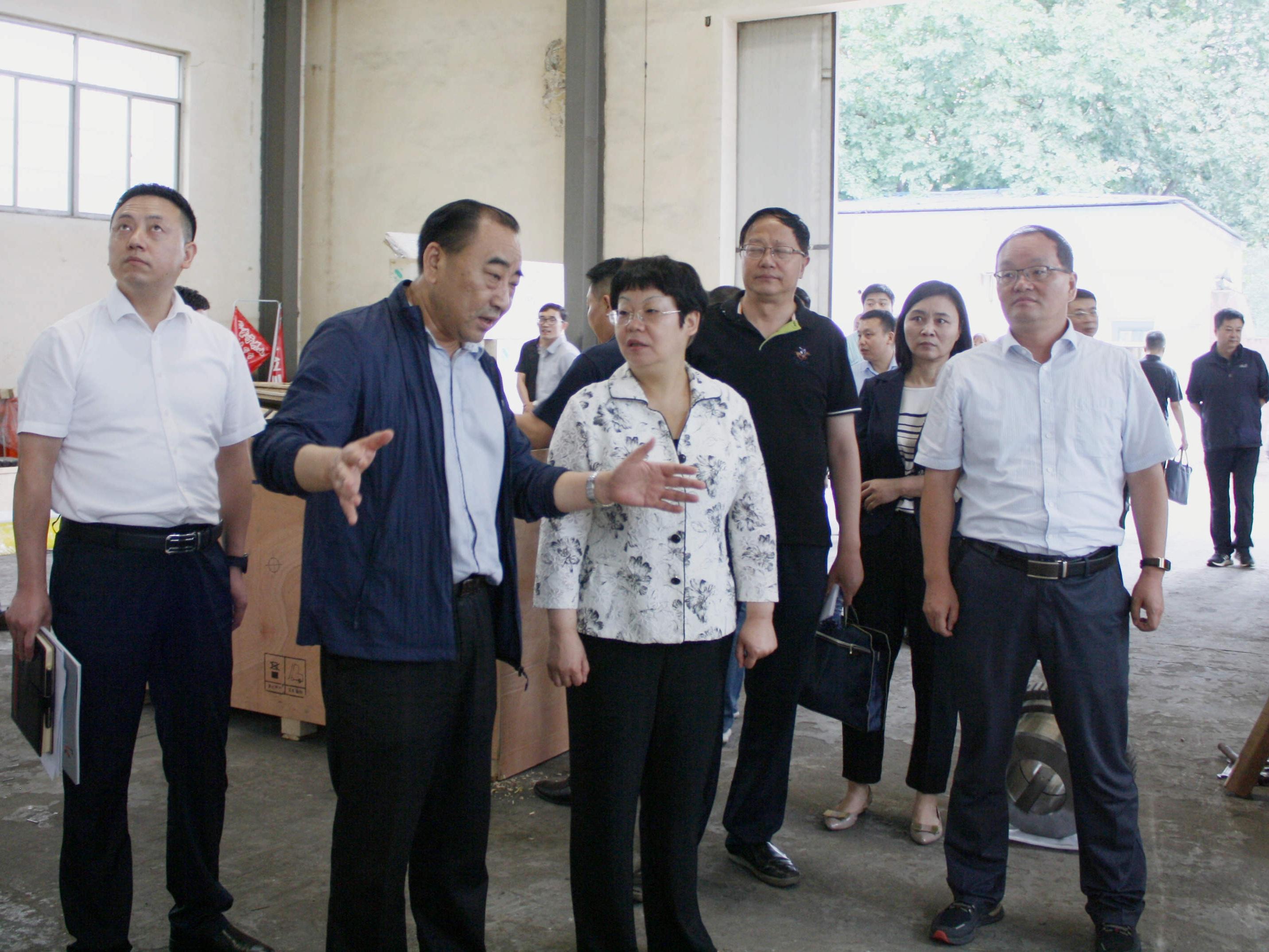 原市政协主席退城入园调研